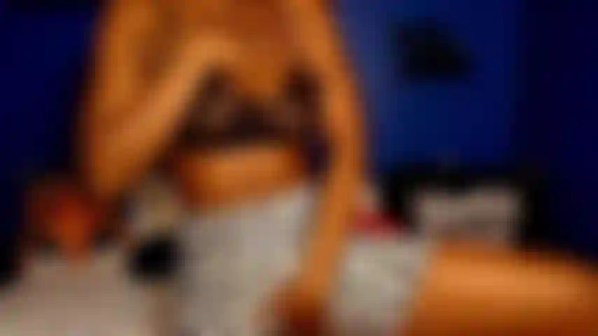 Spogliati dei pantaloncini con stampa animalier.