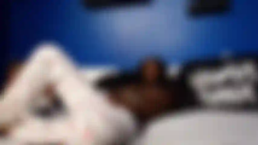 Mi masturbo in pigiama.