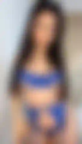 Il mio aspetto ti rende duro, tesoro?