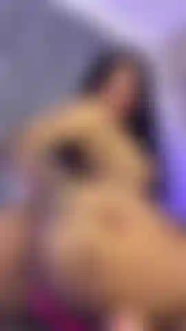 a tour of my naked body while twerking in your face