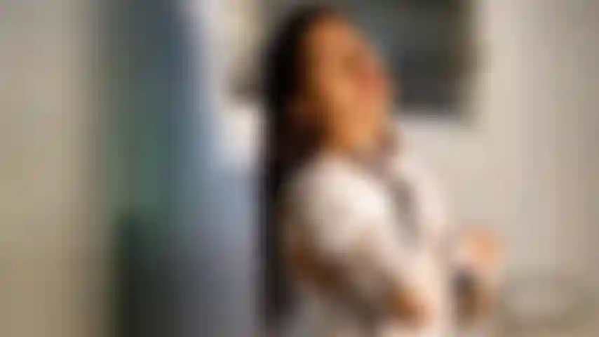 C'è qualcosa di poetico nella tua presenza: non dice mai troppo eppure cambia tutto.