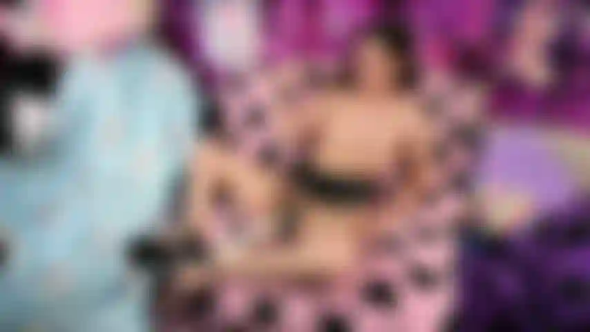 Bondage con cintura a o in tacchi a spillo.