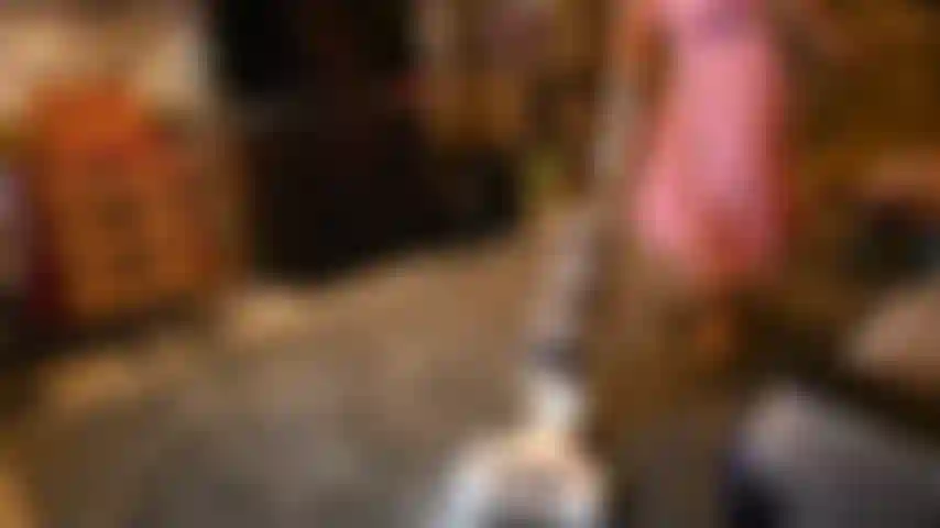 Che si scopa la tua cattiva mogliettina.