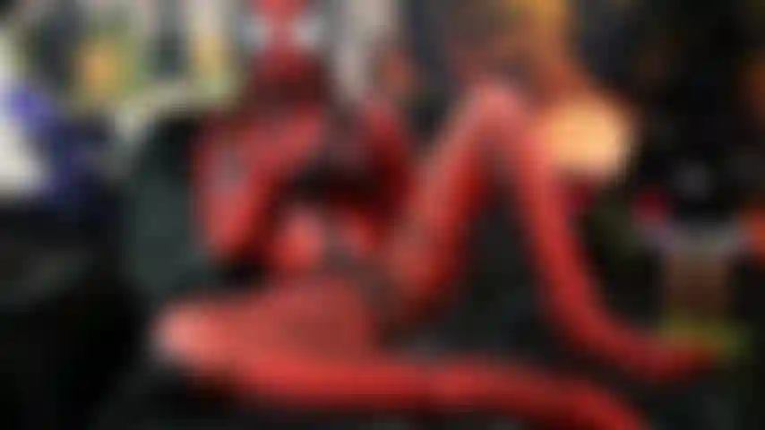 Venom carnage, cazzo con dildo.