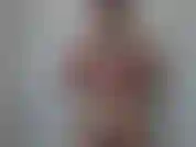 Scrub alla luffa con ghiaccioli del giorno dell'indipendenza: guardami mentre mi insapono con la mia luffa rossa, bianca e blu.