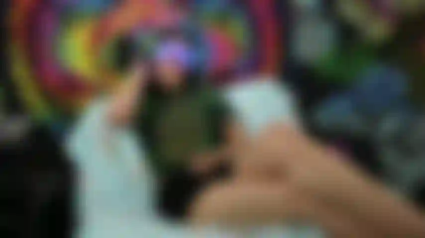 Mi scopo la ragazza raver.