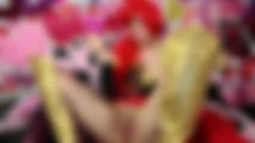 Rwby pyrrha schizza più volte.