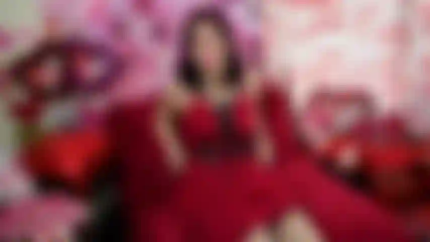 Un'amante romantica del goth che scopa.