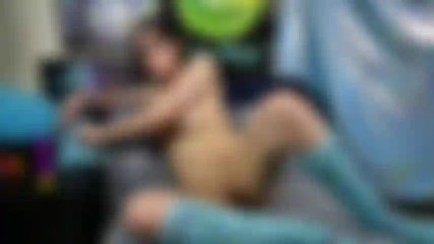 L'assistente nerd di rick alla masturbazione.