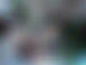 Una studentessa cattiva e una masturbazione con un dildo di vetro con bastoncino di zucchero.