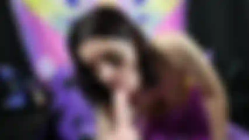 La schiava scopa un grosso cazzo.