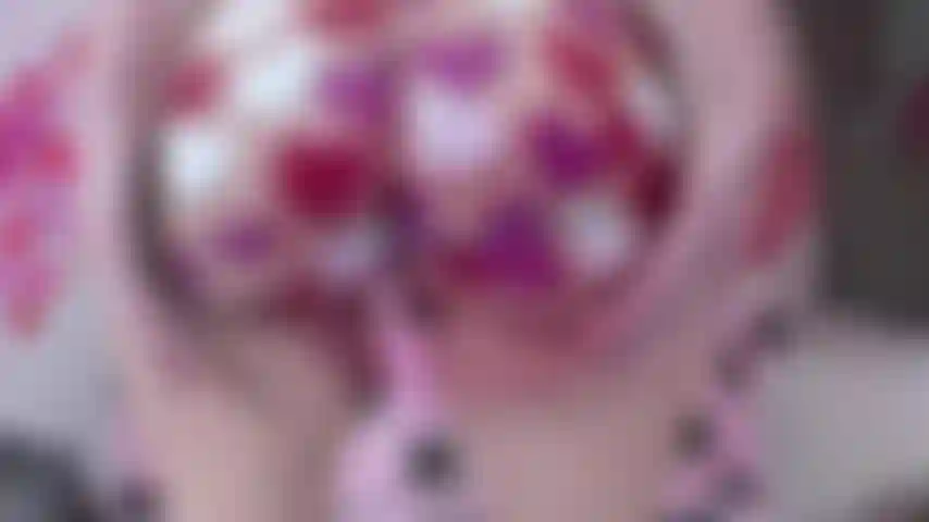 Asmr adorazione del culo di san valentino. Amo i culi grandi, le labbra rosse, i sussurri e l'adorazione? Questo è il video per te. Amo il mio culo, culo di 40 pollici. Mi indebolisco per questo! Sii mia!