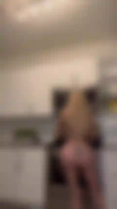 Cooking Naked, Juicy Ass And Tits :P