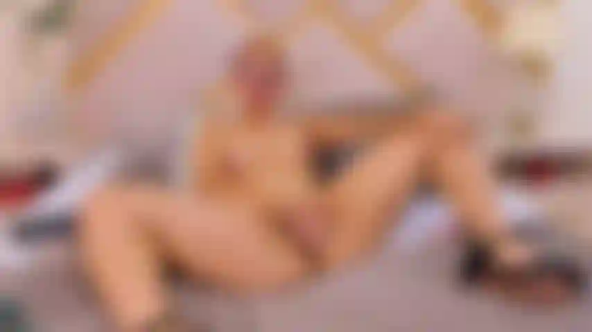 La mia figa è bagnata fradicia mentre il tuo cazzo mi scopa forte e in profondità... Gemiti veri, orgasmi veri... Sei pronto a guardarmi perdere il controllo?