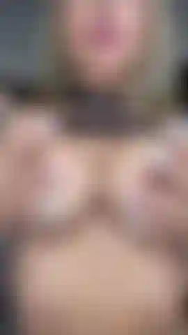 Con le tette grosse!