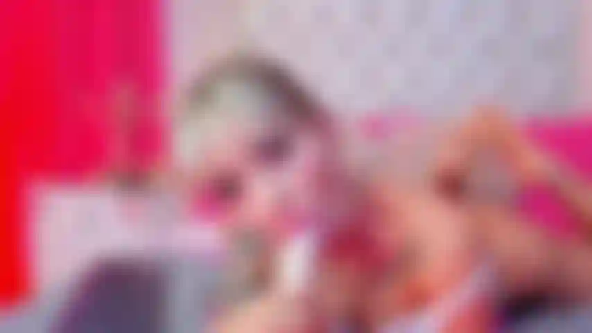 Prepara il tuo cazzo per mettermelo in bocca e provare il vero piacere di un pompino.