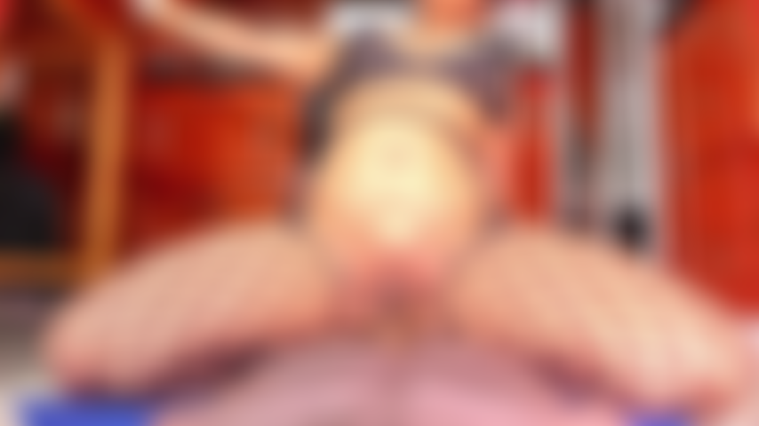 Voglio scopare il mio dildo bruno nella coicna in cui mi accompagni.