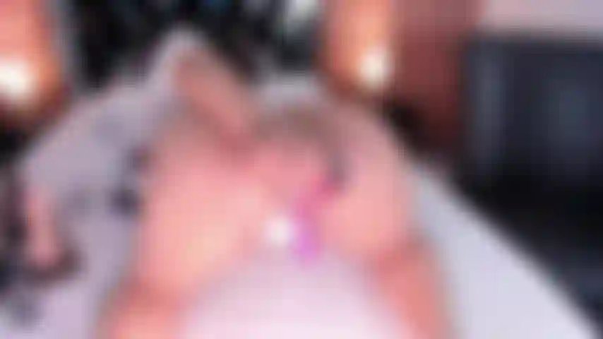 Splendida pecorina con AmbberNixx!