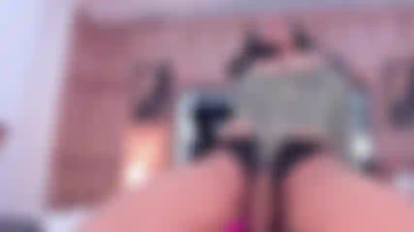 Vieni a scoparmi e gioca con la mia figa come voglio !!!