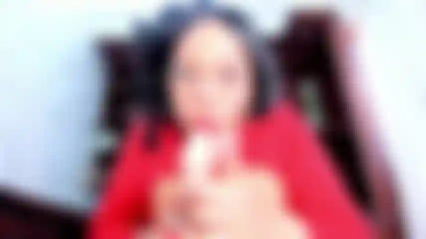 Faccio un pompino e mi scopo la figa !!!!