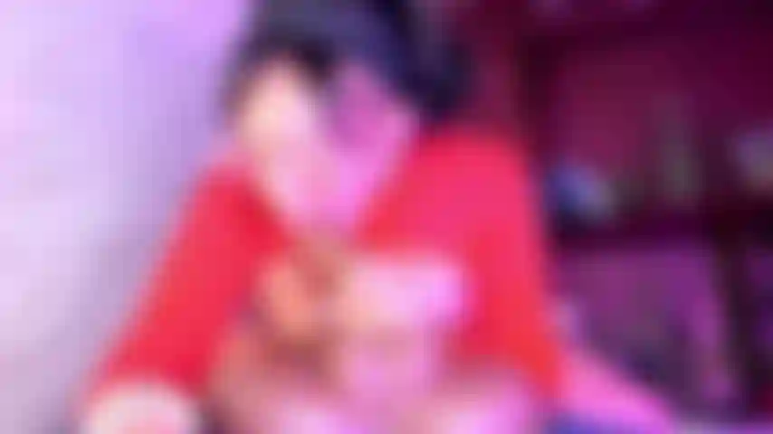 Una segretaria sexy che vorrebbe mangiarsi tutto il cazzo.