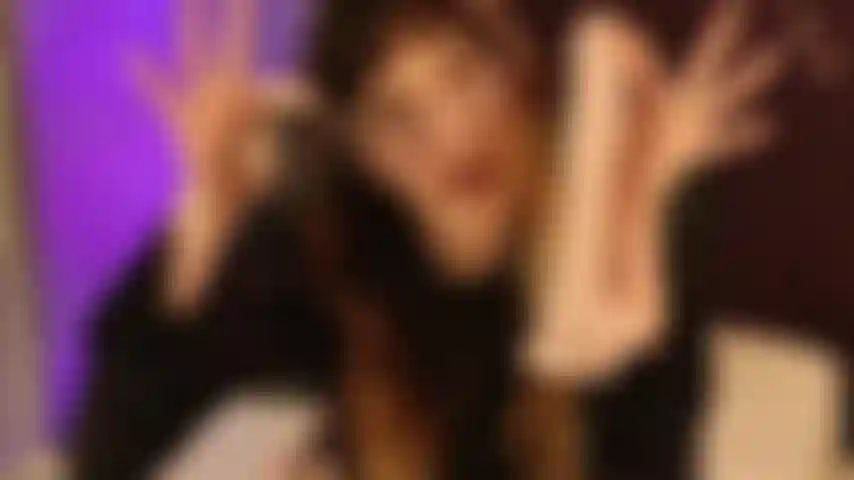 Teaser: piedi per un perdente in gabbia cuckold che non riesce a soddisfare sua moglie - roleplay cuckold, piedi, femdom, castità, umiliazione (anteprima dal mio video completo con lo stesso titolo) tua moglie adora farti cornuto, e stanotte mi ha supplicata di trovarle un cazzo vero e di tenere d'occhio il suo piccolo cuck mentre lei viene scopata. Ti chiudo a chiave, ti metto al tuo posto e ti faccio impazzire con i miei piedi. - Excl.