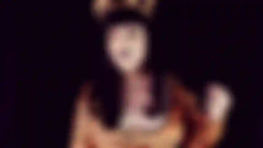 Indotta con l'inganno a un orgasmo rovinato: un gioco di ruolo divertente che prevede una festa di halloween, tette piccole, seghe, provocazioni e negazioni e un orgasmo rovinato.