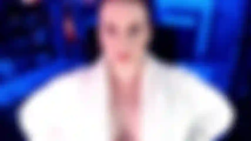 Scoperta tossicodipendente da camgirl - ha iniziato uscendo solo con camgirl dolci e simpatiche, ma poi ha capito che, dato che piaceva loro solo per i soldi che spendeva per lui, era comunque meglio uscire con camgirl trovate come me.