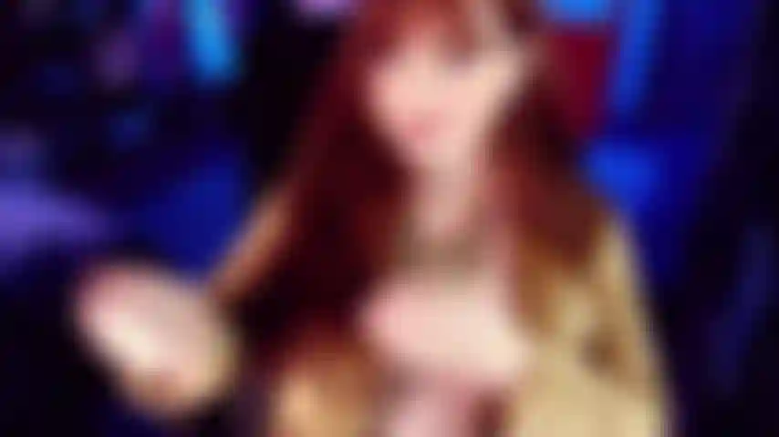 Dominazione sensuale: il tipo di attenzione sensuale ma dominante che una ragazza speciale potrebbe darti. Sì, sì, puoi vedere tutte le sue chicche ma sei decisamente inferiore a lei. Presta attenzione alle parti che ti chiede di fare.