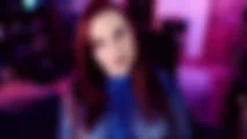 Il solletico pov non ha via d'uscita - non pensavi davvero che avresti lasciato questa stanza, vero? No, tu no. Non c'è via d'uscita da questo solletico aggressivo che sto per darti. Inizio in alto e vado in basso. Non sei abbastanza forte per allontanarti da me.