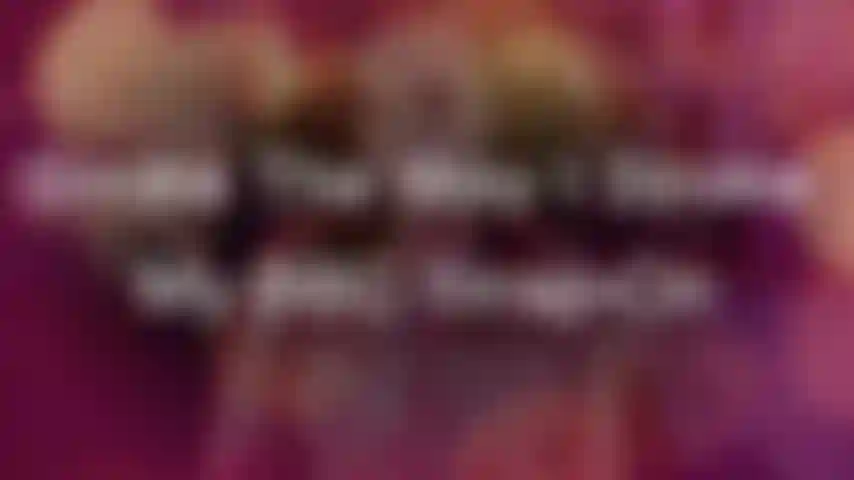 Accarezzo il modo in cui accarezzo il mio strap-on bbc - sei il tipo di pervertito a cui piacciono i giochi di masturbazione? Mentre mi godo gli occhi con un membro impressionante? Beh, forse ho il gioco joi perfetto per oggi. Potrei accarezzare più di quanto accarezzi tu, ma...