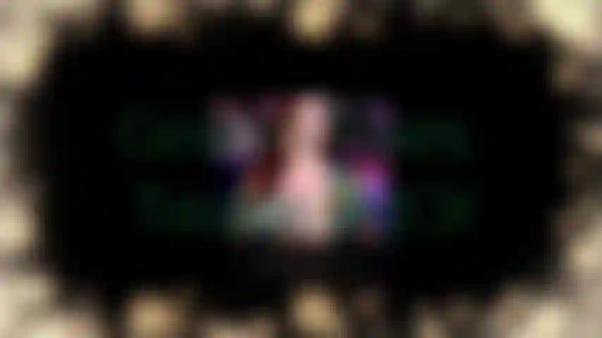 Le dita dei piedi verdi stuzzicano e fanno gioia: mi sento tropicale e indosso un vestito verde dal taglio molto scollato che si abbina perfettamente alle mie unghie verdi dei piedi. Se sei una fan delle scelte polacche selvagge, questo è un must per la tua collezione. Ci sono tette e figa in questa clip!