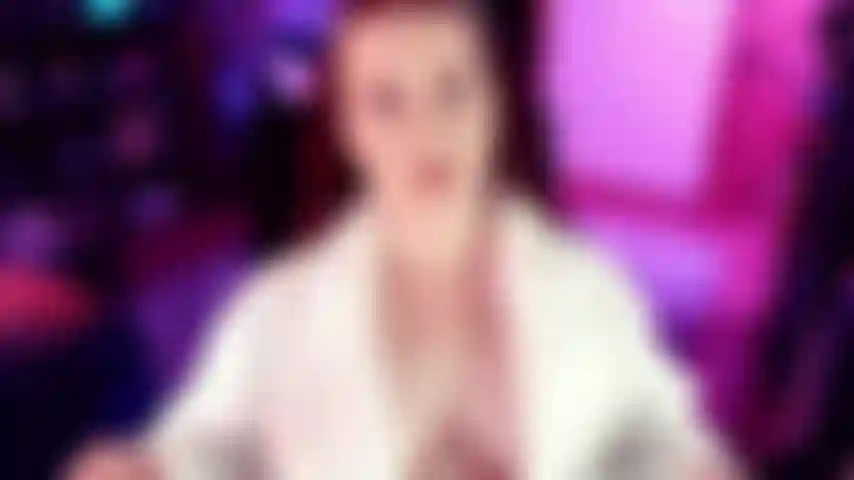 Matrigna succube: una succube è attratta da te dal tuo desiderio proibito, quindi ti appare nella forma di quella che desideri di più, la tua matrigna. Ti fa il pompino che hai sempre desiderato mentre succhia la vita dal tuo cazzo.