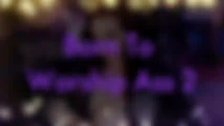 Nata per adorare il culo 2 - proprio al posto a cui appartieni, sotto queste guance da bottino. Desideravi così tanto essere questo piccolo perizoma di pizzo viola, vero?