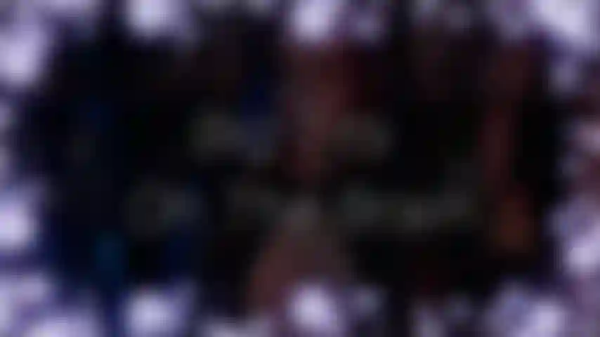 Grandi tette nel cervello: ci pensi come prima cosa al mattino. Ci pensi a pranzo. Quanto sono morbidi e avvolgenti quando ti coccoli. Ovviamente non puoi fermarti qui. Devi adorarli con la tua lingua. Tu no?