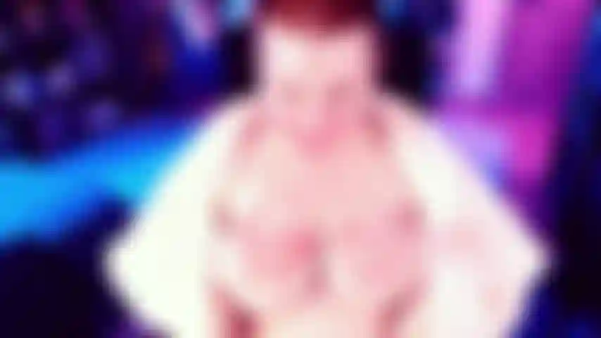 RUB MY BUTT - A beautiful booty-focussed Gold Show archive for us thick hiney lovers. It's all about paying attention to my cheeks until we move between them. It's all so worth of worship. My bush is looking pretty plentiful also.