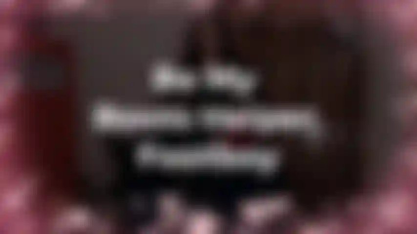 Adoro gli stivali alti alla coscia - oggi è il tuo giorno fortunato, footboy perché puoi aiutarmi a togliermi i miei stivali alti e le calze di pelle nera. Sono tutti caldi e sudati e puoi sentirne l'odore!