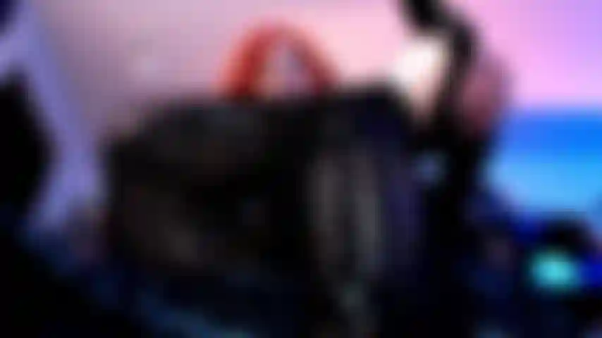 Premiere foot loss - perché vieni sempre così velocemente per i miei piedi? So che dovrei essere lusingata, ma in realtà è un po' frustrante. E se volessi che tu durassi solo un po' più a lungo? Non ti è ancora permesso iniziare a sussultare per i miei piedi.