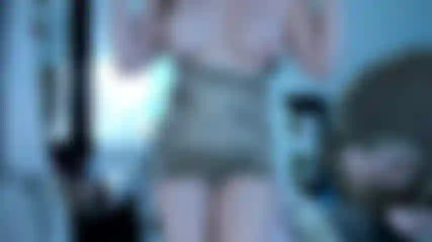 La schiava del cosplay di pebbles adora il culo.