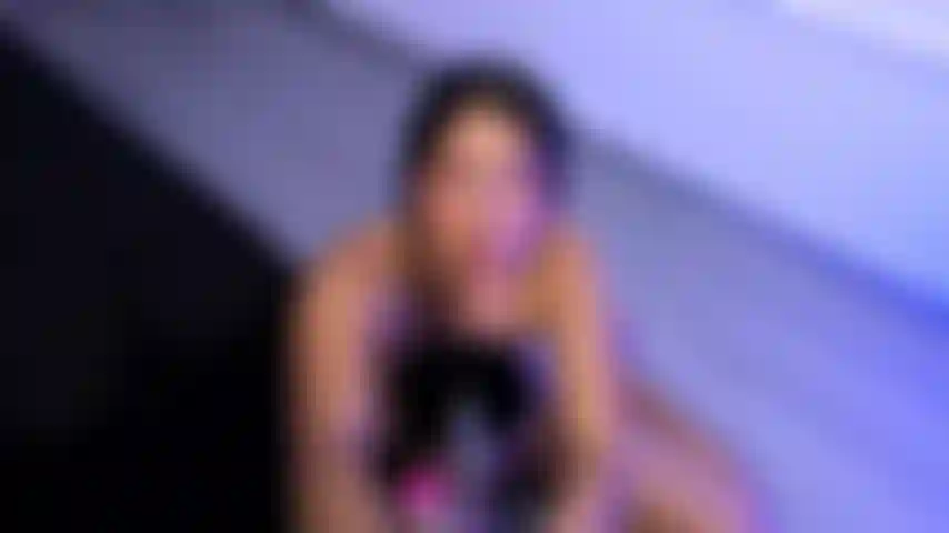 Ho bisogno che il tuo cazzo mi penetri in profondità fino a gocciolare.