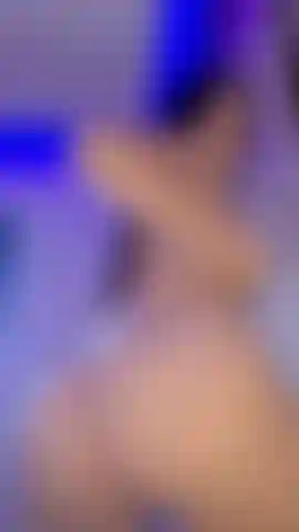Bounce my butt—I'm naked