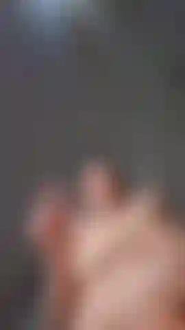 Una gigantessa: sii la mia piccola schiava.