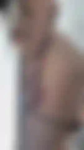 Le mutandine scendono.