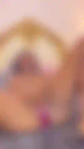 Ho una sorpresa che ti aspetta in salotto, ma devi guadagnartela.