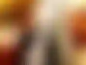 Joi si masturba con le istruzioni in laytex.