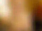 Fidanzata innocente colpevole di aver tradito il sesso, vestito da scolaretta.