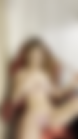 Che gioca con la mia dolce figa.