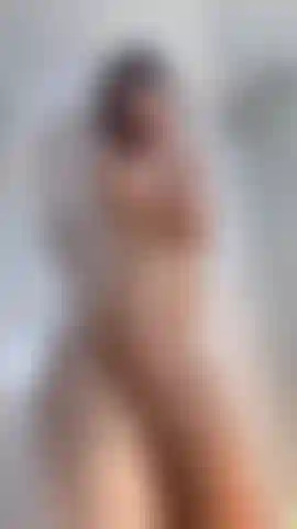 Nothing like a shower blowjob! Watch my body wet and my mouth stuffed... Naked and naughty ♥