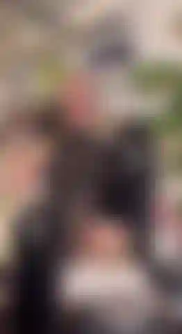 Una sgualdrina prepotente che schizza forte!!