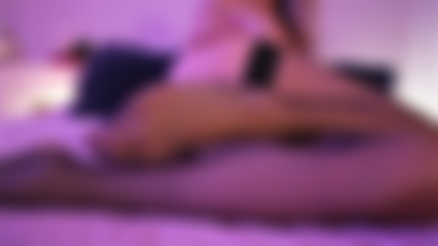 La mia figa è spaccata.